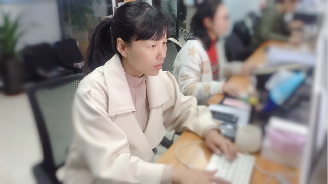 魏秀霞 花名 雨石，運維部 運維工程師
